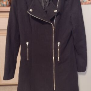 Papillon Blanc Stylish Black Trench Coat with Metallic Details